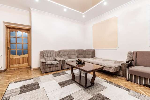 Апартаменты Akademika Hnatyuka Apartment Львов-35