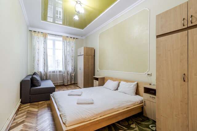 Апартаменты Akademika Hnatyuka Apartment Львов-9